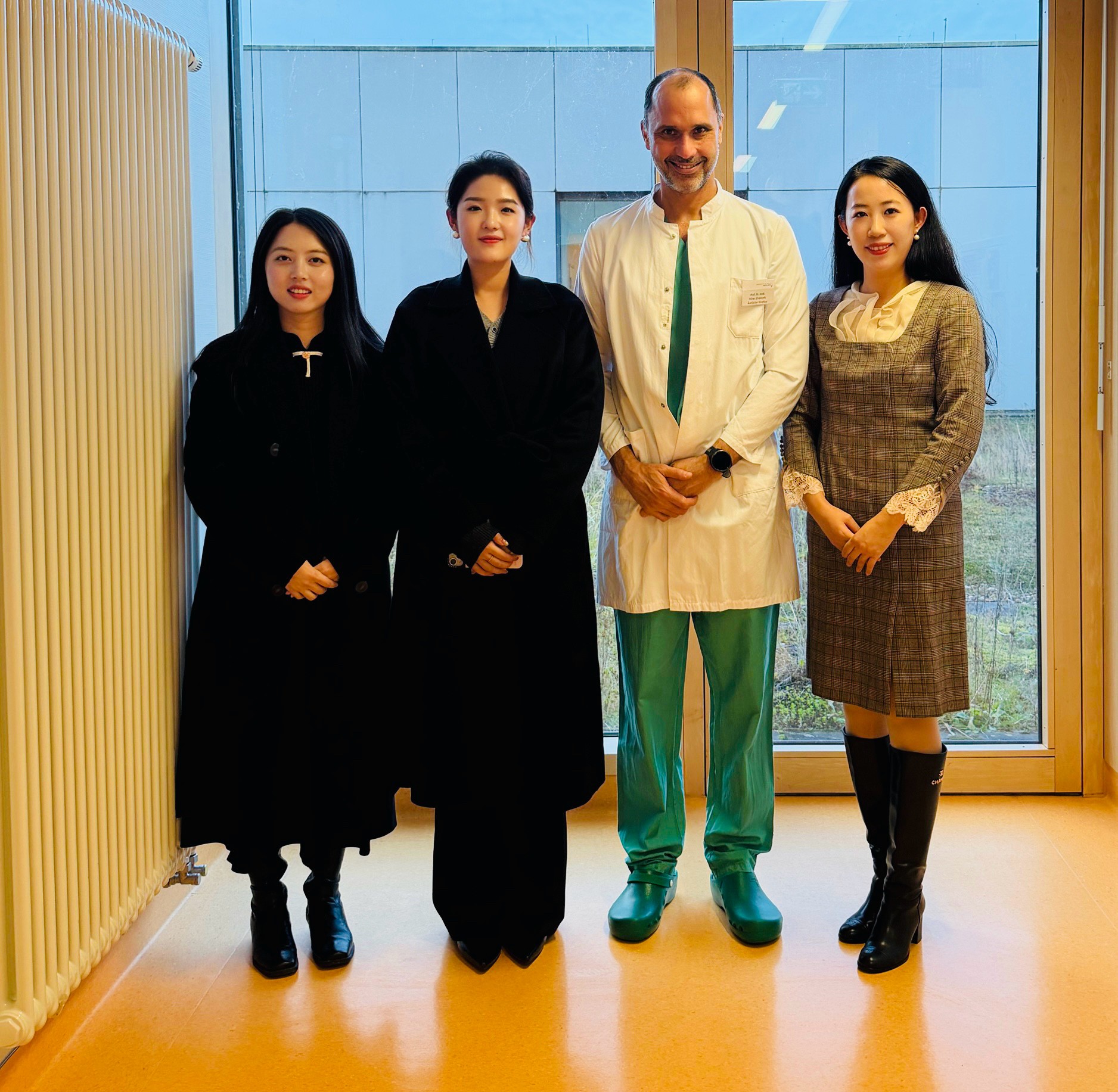 1776416075529724.jpg 2、Oliver Zivanovic.jpg