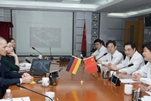 【精彩回顾】德国足踝大师坐诊佛中医，中德联手倍显成效