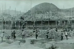 历史上的今天·建校日 - 山河载峥嵘岁月 五四忆遵医初心